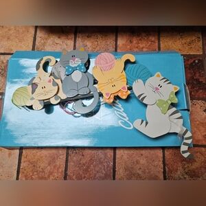 NWT Gift Wooden and Wire Playful Cat Kitten Yarn Wall Hanging About 13" Inches.